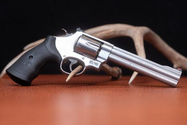 Smith & Wesson 629-6 .44 magnum - Image 2